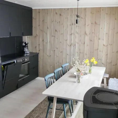 Overoye Hyttegrend شقة *